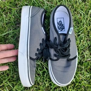 Men's Vans 106 Vulcanized Sneakers Gray Black EUC Size 6 Mens/ 7.5 Womens
